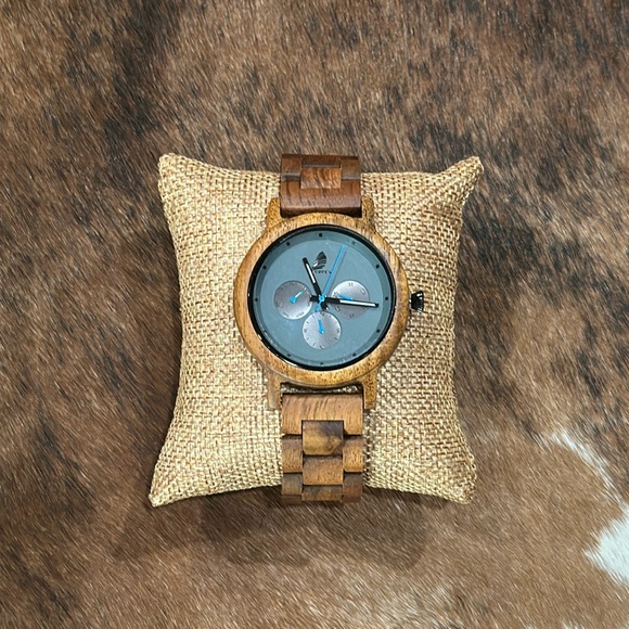 Brand New wooden Ozoka Watch - Picture 2 of 5